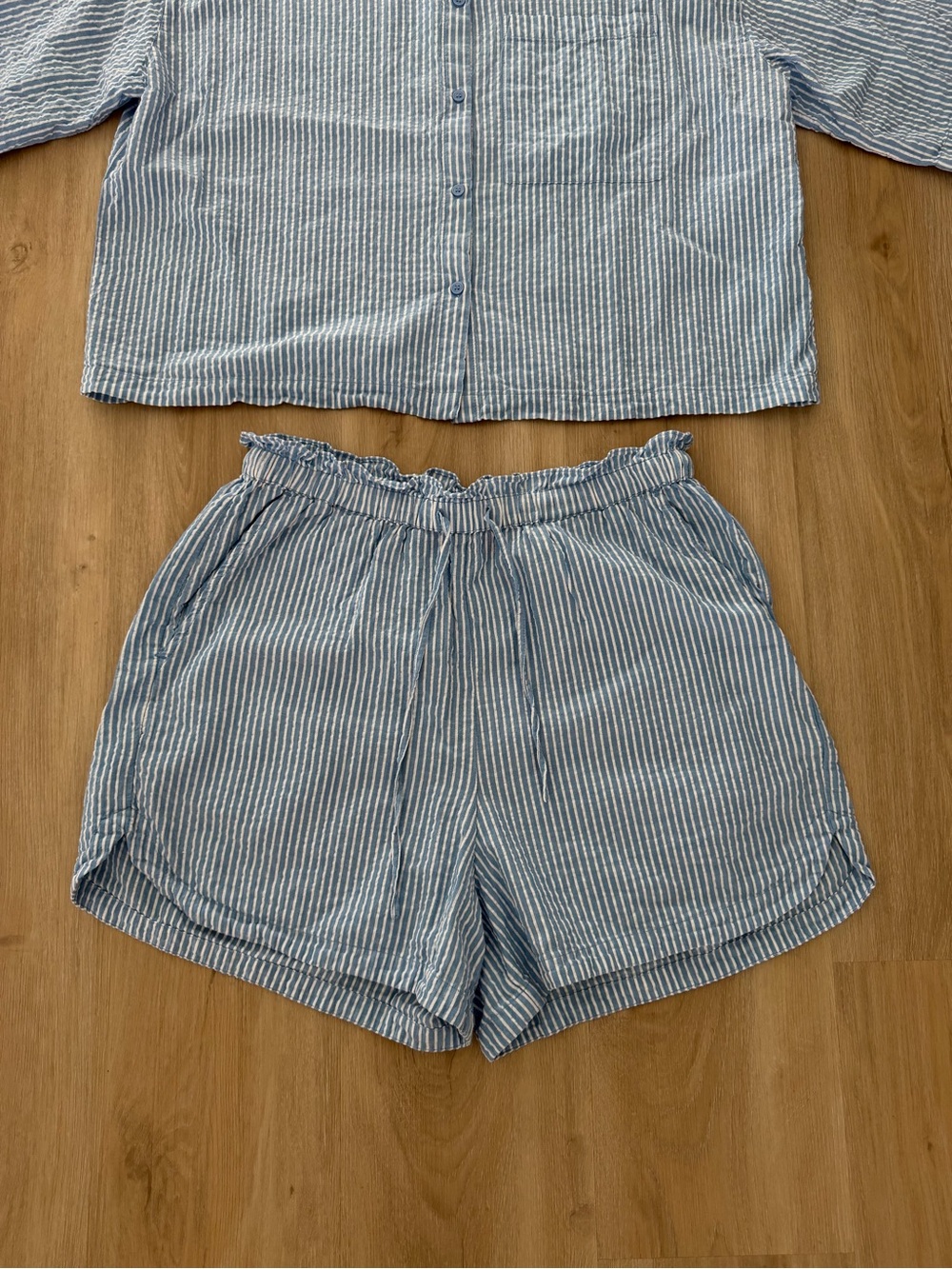 JJXX Striped Matching Set, Cropped Boxy Fit Button Up & Drawstring Shorts - Picture 5 of 6